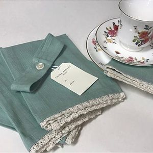 Y2K, Laura Ashley Set of 4 Cloth Dinner Napkins, Green, New with tags.